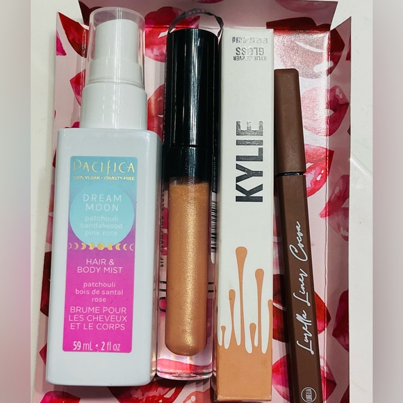 💄Mystery makeup (2 items)💅 - Picture 3 of 5